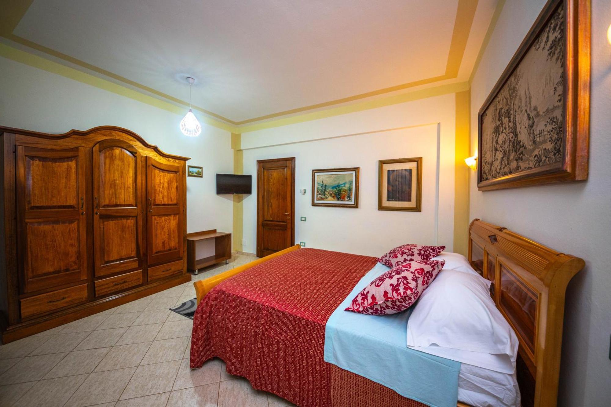 Hotel "San Saena " Radhimë Dış mekan fotoğraf