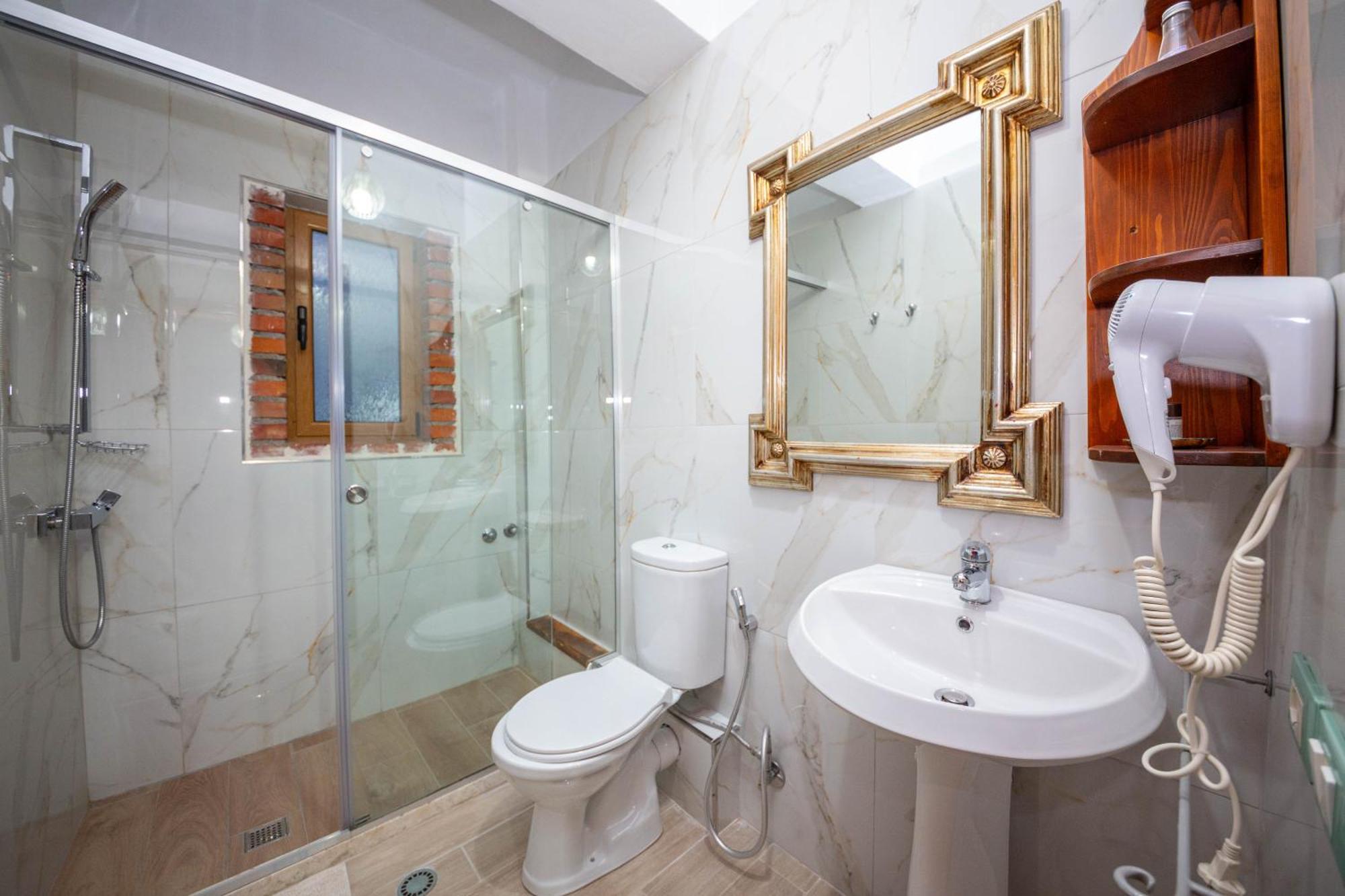 Hotel "San Saena " Radhimë Oda fotoğraf