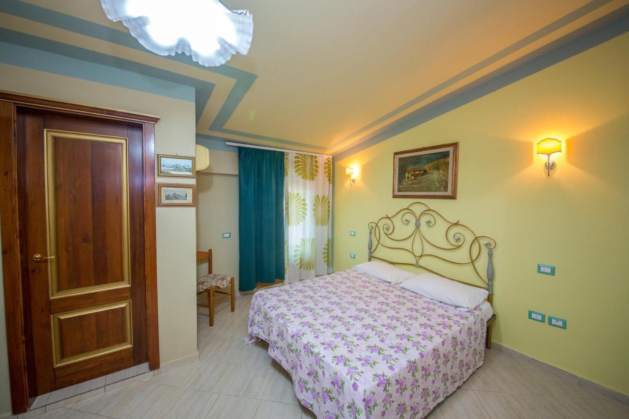 Hotel "San Saena " Radhimë Dış mekan fotoğraf